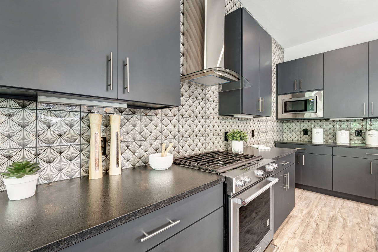 Modern Kitchen Backsplash Detail