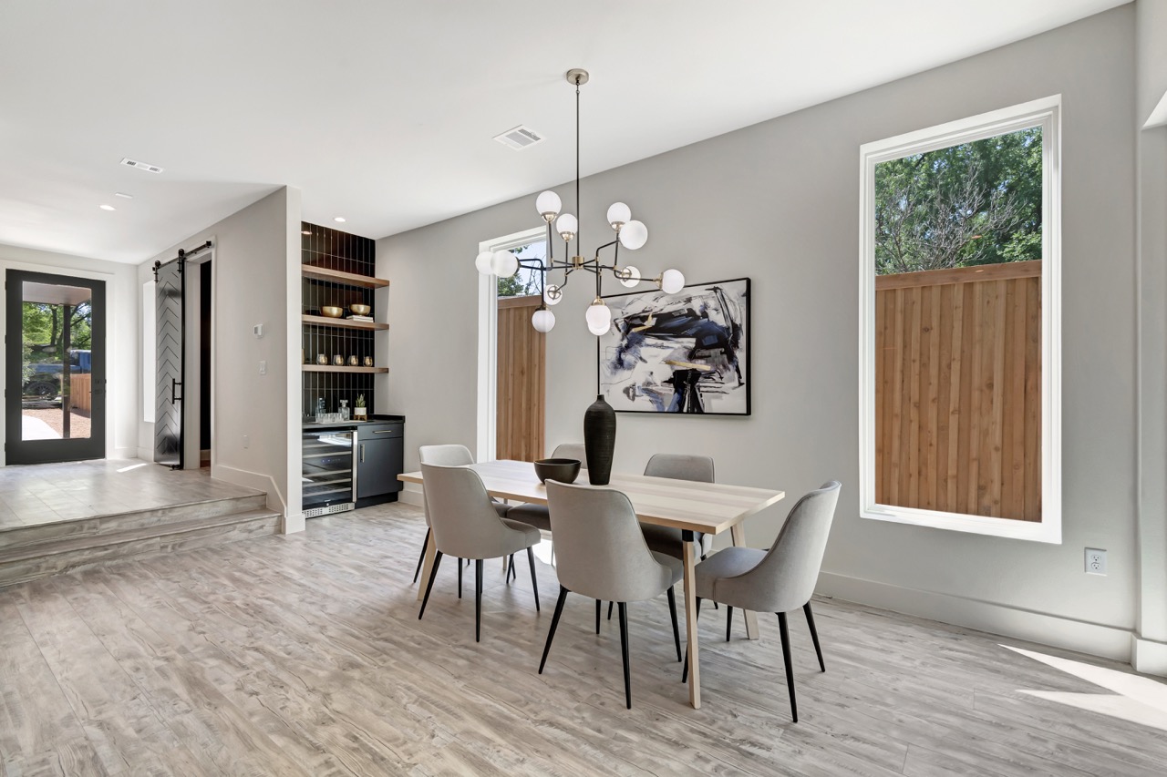 Modern Dining Room with Chandelier