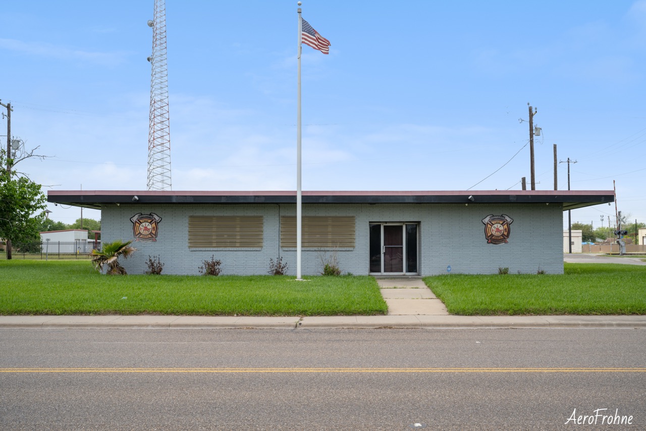 Front exterior of Kingsville Fire Department.