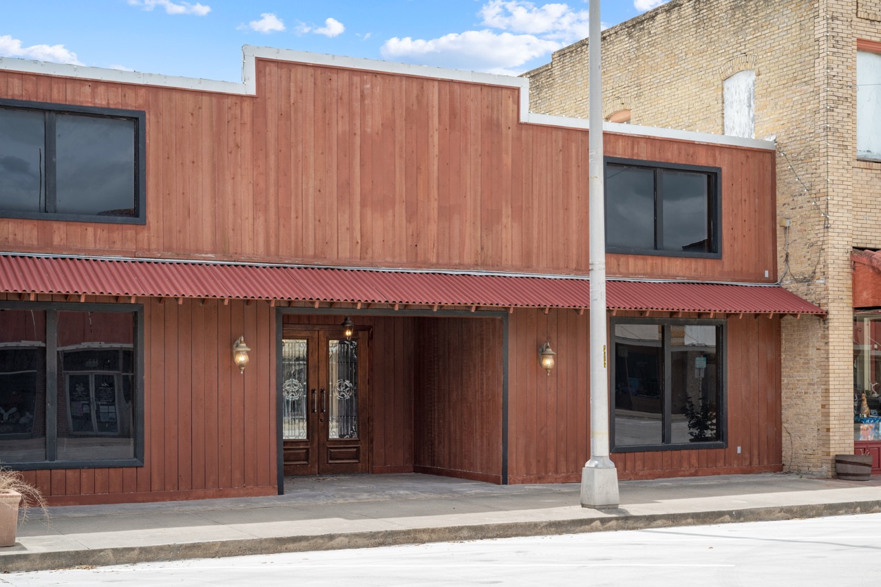 Daytime exterior of commercial storefront