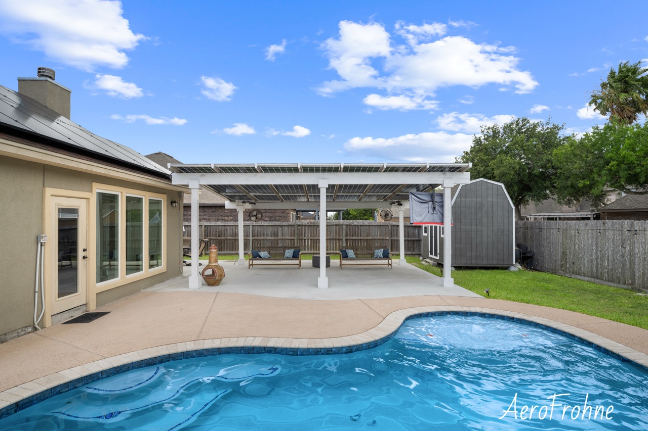 Exterior backyard swimming pool