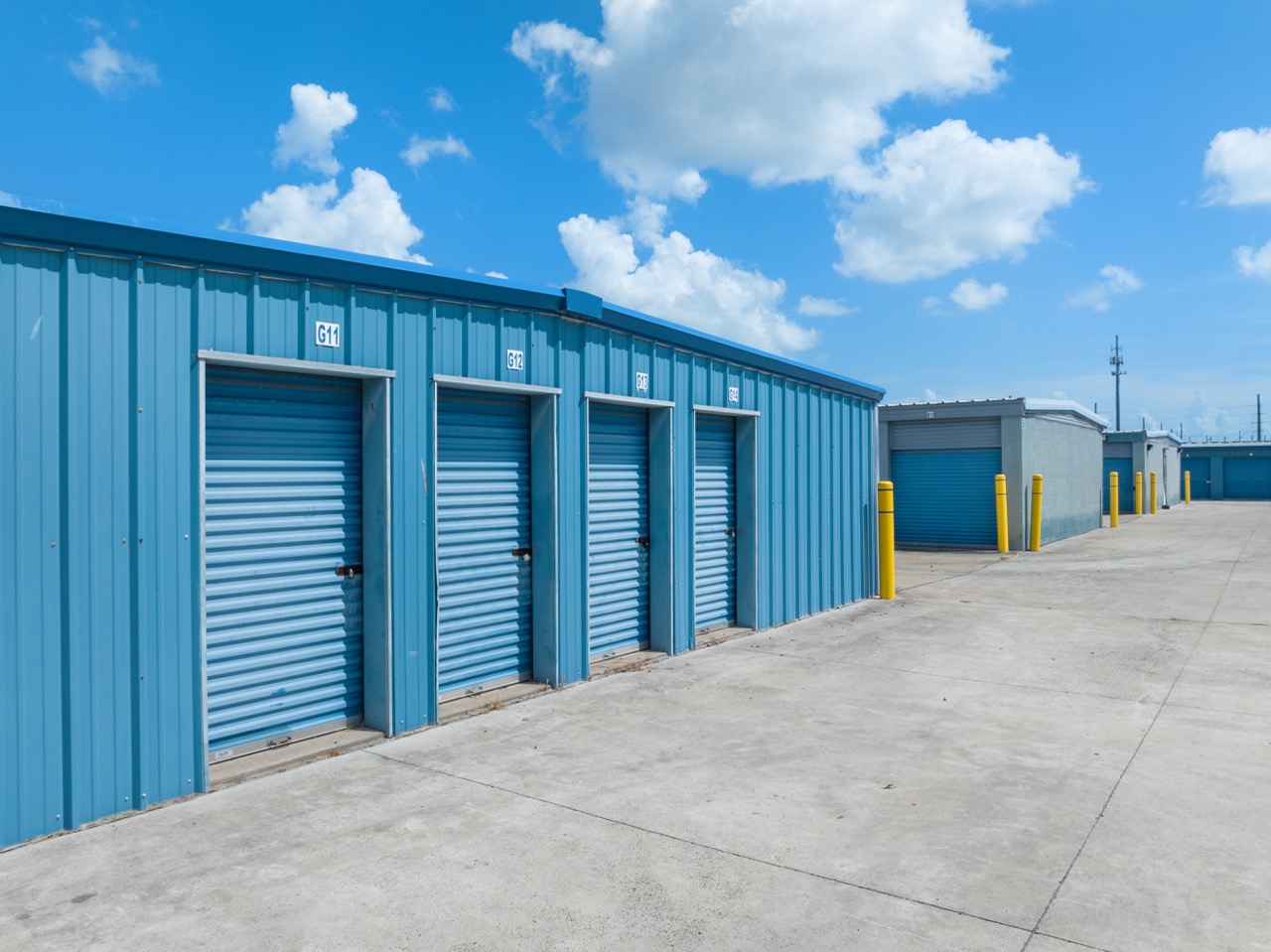 Exterior self-storage facility