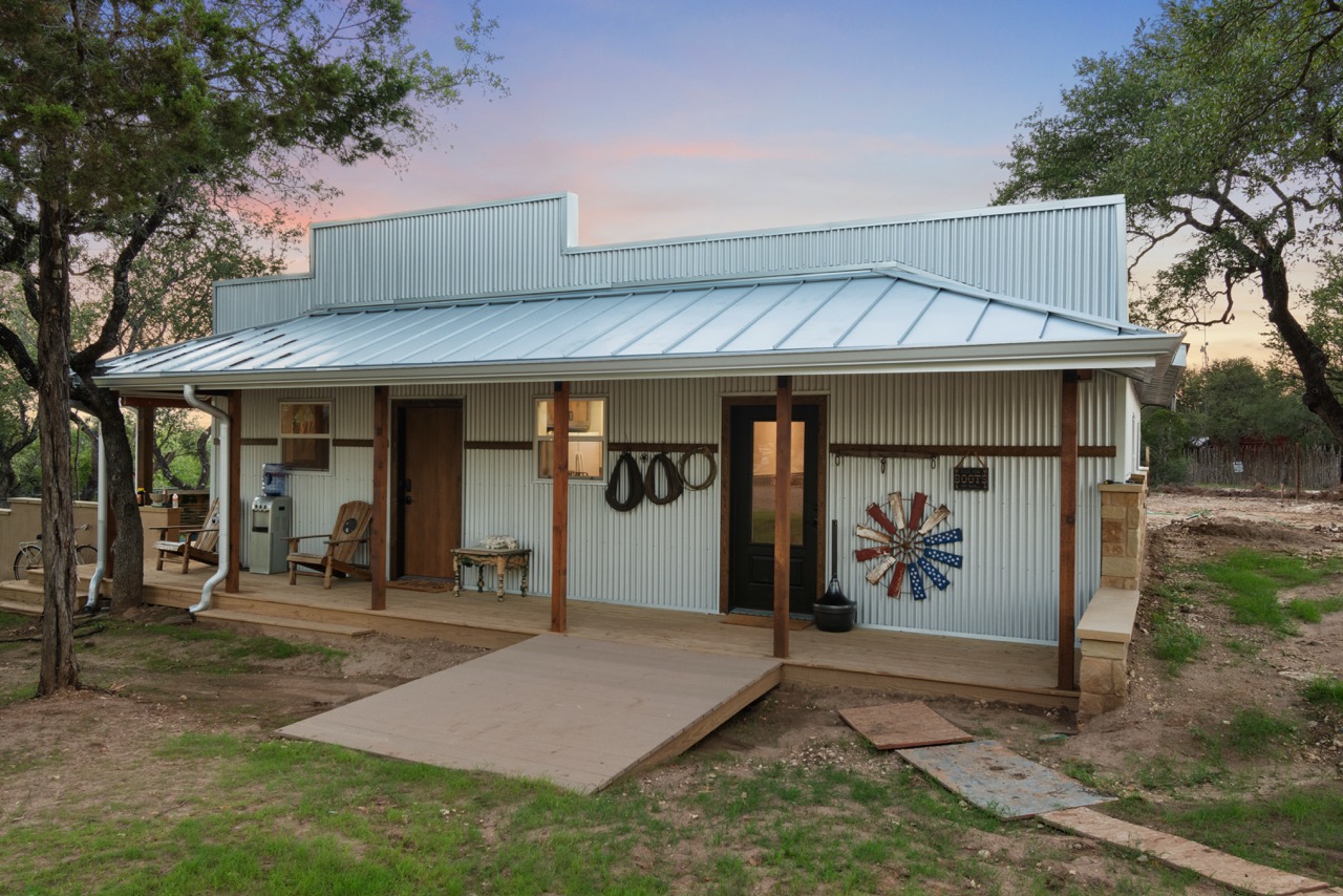 Exterior small cabin